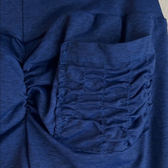 NWOT CLS  V Back Ruffle Pocket Leggings Solid High-Waisted in Size XL - Picture 7 of 12